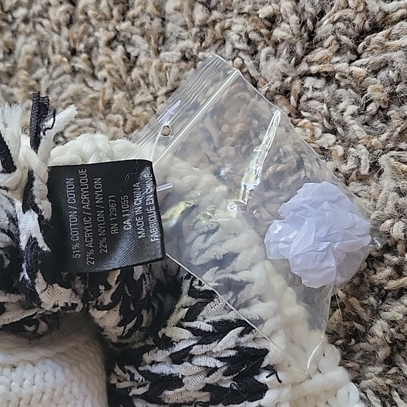 360 Sweater - Picture 6 of 6